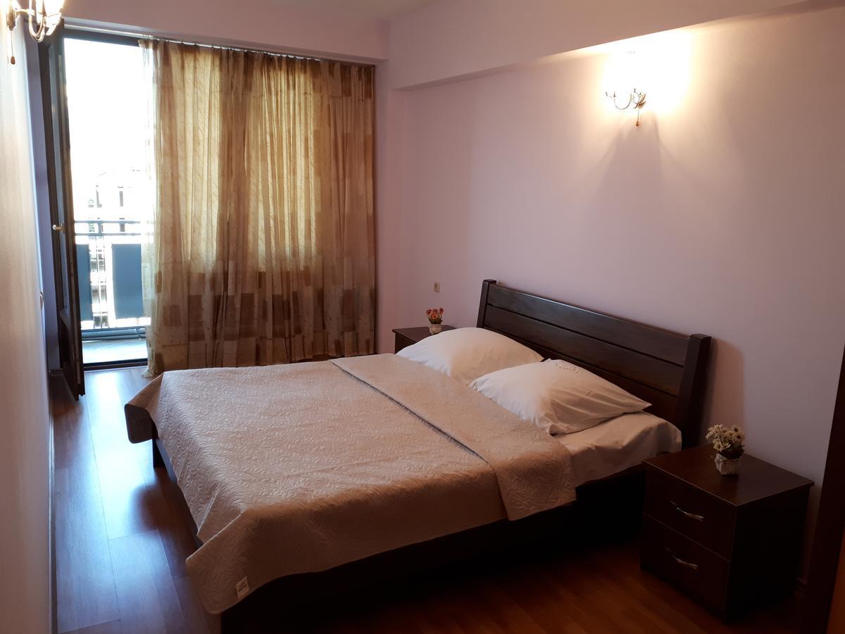 Apartment Archil Μπατούμι Εξωτερικό φωτογραφία